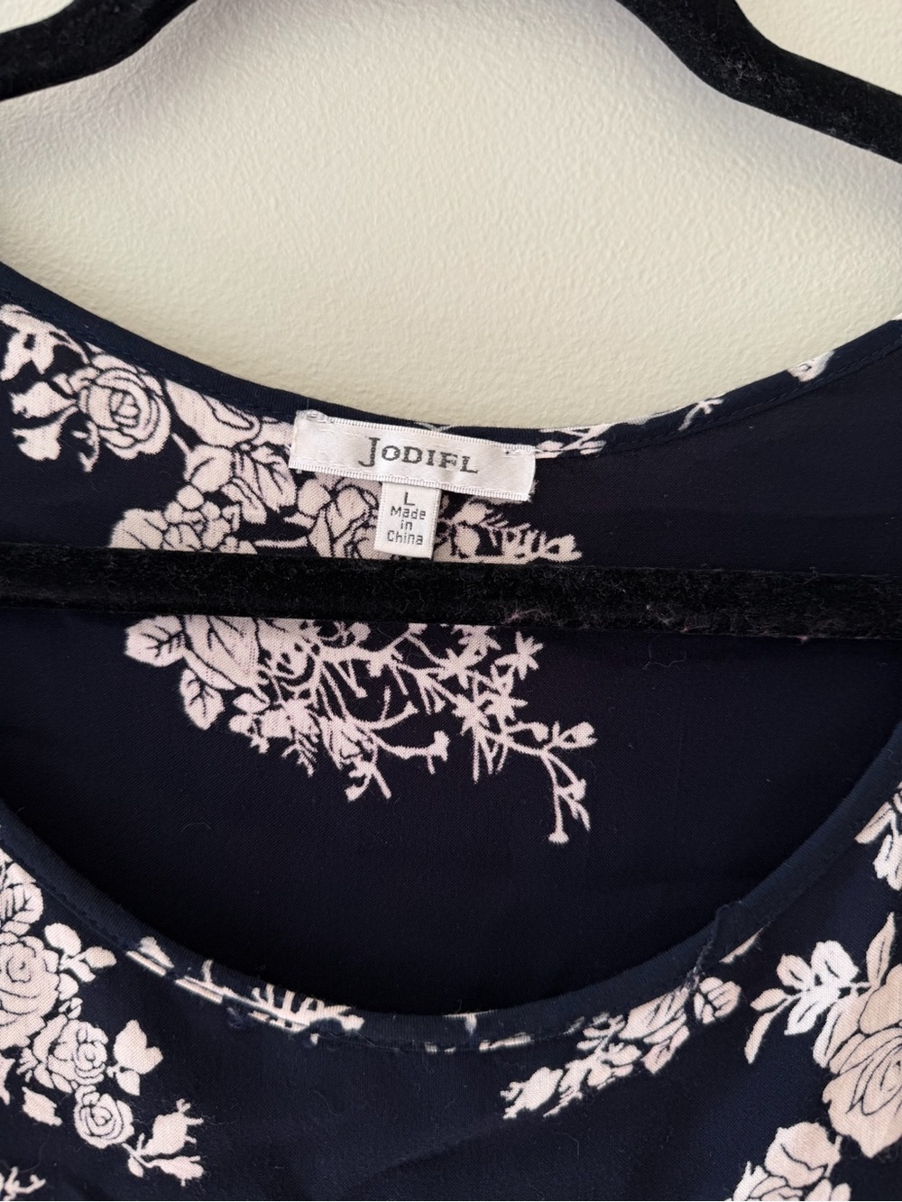 Women's Black Floral Peasant Top - Picture 4 of 5